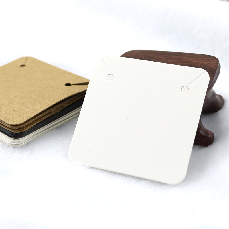 50PCS 5x5cm Blank Kraft Neckla - Kraft Hang Tag のレビューと価格